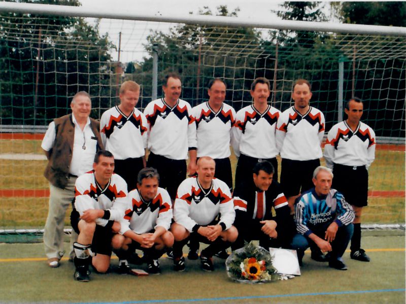 v.l.n.r.: Lothar Ehrlich, Dieter Paul, Jörg Schaum, Josef Kleer, Uwe Schaum, Jürgen Seewald, Matteo Rao; Stefan Kiefer, Stefan Keller, Andreas Catarius, Stefan Marx, Hans Alt