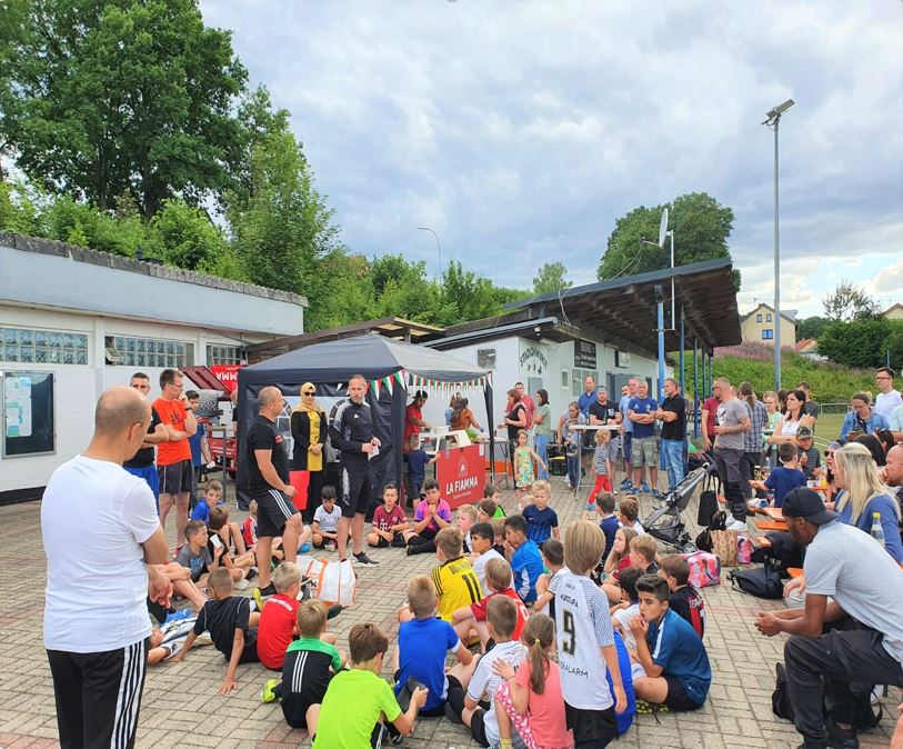 F Jugend absolviert dass DFB Fussball Abzeichen